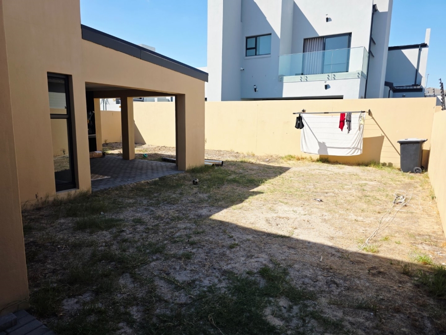 5 Bedroom Property for Sale in Sandown Western Cape